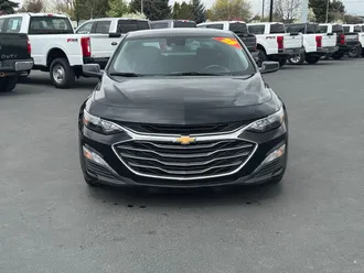 2025 Chevrolet Malibu photo 2