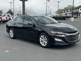 2025 Chevrolet Malibu photo 3