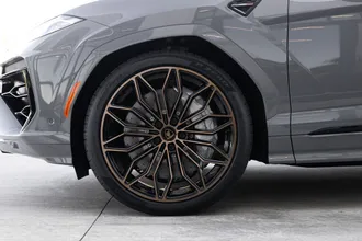 2026 Lamborghini Urus photo 6