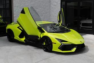 2026 Lamborghini Revuelto photo 3
