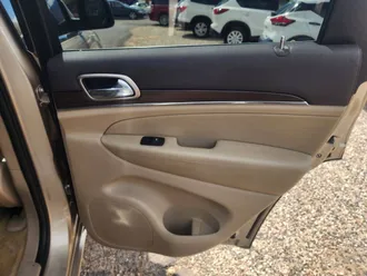 Grand Cherokee 17