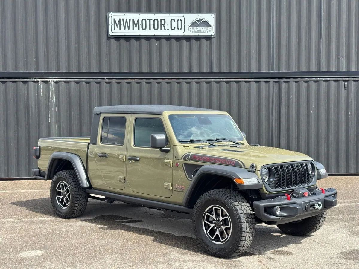 2026 Jeep Gladiator Shadow Ops