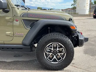 2026 Jeep Gladiator photo 4