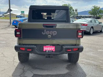2026 Jeep Gladiator photo 7