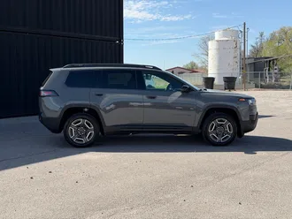 2026 Jeep Cherokee photo 6