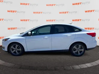 2016 Ford Focus photo 2