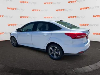 2016 Ford Focus photo 3