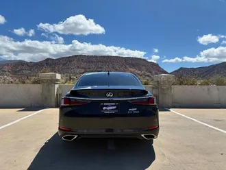 2024 Lexus ES photo 7