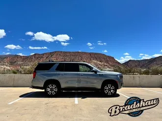 2022 GMC Yukon photo 3