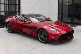 2025 Aston Martin Vanquish photo 3