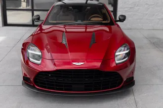 2025 Aston Martin Vanquish photo 4
