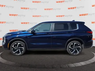 2024 Mitsubishi Outlander photo 2