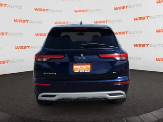 2024 Mitsubishi Outlander photo 4