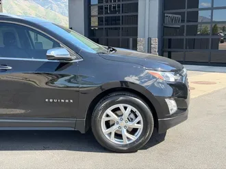 2021 Chevrolet Equinox photo 3