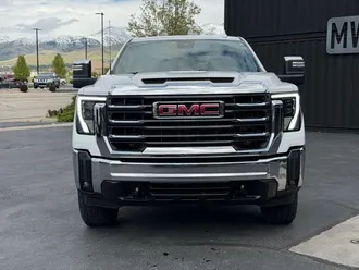 2024 GMC Sierra 3500HD photo 2