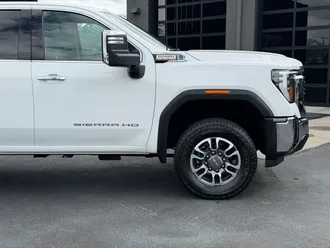 2024 GMC Sierra 3500HD photo 3