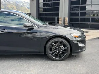 2024 Chevrolet Malibu photo 3