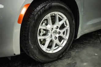 2023 CHRYSLER VOYAGER photo 3