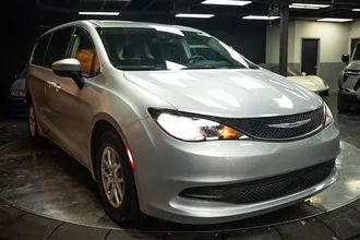 2023 CHRYSLER VOYAGER photo 5