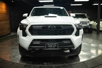2025 TOYOTA TACOMA photo 3