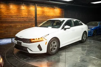 2023 KIA K5 photo 2
