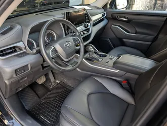 Highlander Hybrid XLE 2