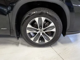 Highlander Hybrid XLE 12