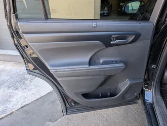 Highlander Hybrid XLE 26
