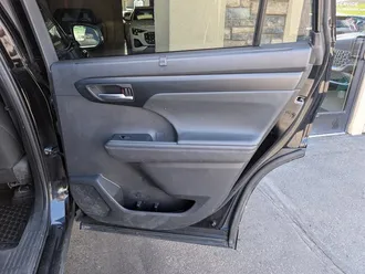 Highlander Hybrid XLE 30