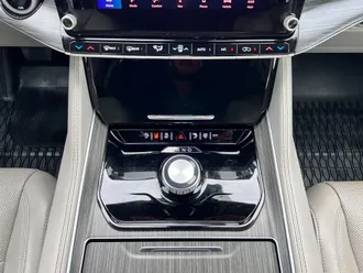 Wagoneer L 18