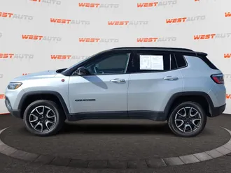 2025 Jeep Compass photo 2