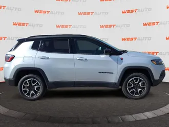 2025 Jeep Compass photo 6