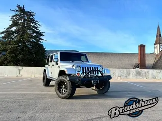 2010 Jeep Wrangler photo 2