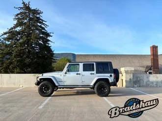 2010 Jeep Wrangler photo 4