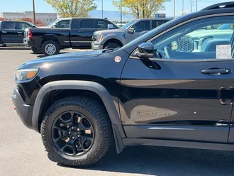 2022 Jeep Cherokee photo 7