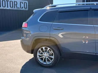 2021 Jeep Cherokee photo 4