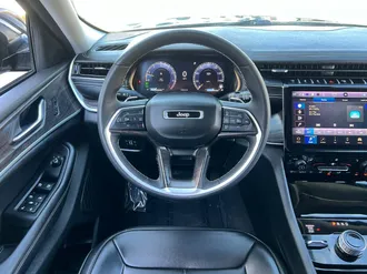 Grand Cherokee L 12