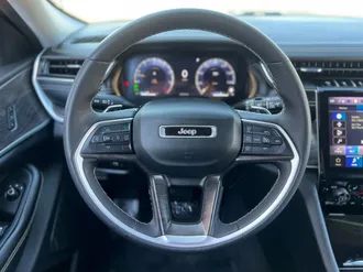 Grand Cherokee L 13