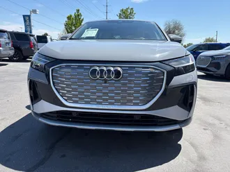 2025 Audi Q4 e-tron Sportback photo 2