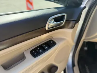 Grand Cherokee 13