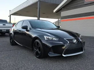 2017 Lexus IS photo 7