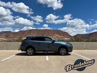 2024 Toyota Venza photo 3