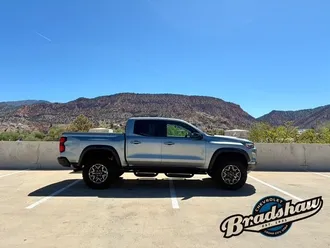 2024 Chevrolet Colorado photo 3