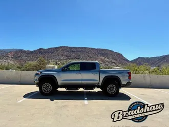 2024 Chevrolet Colorado photo 4