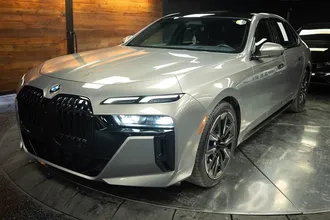 2023 BMW 7 SERIES photo 2