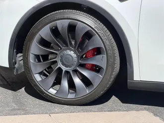 Model Y Performance 35