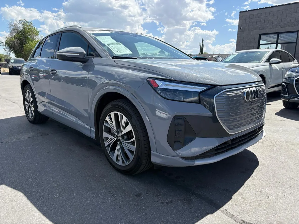 2024 Audi Q4 e-tron Premium 40