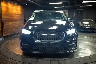 2024 CHRYSLER PACIFICA photo 4