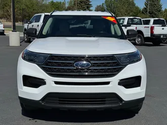 2022 Ford Explorer photo 2