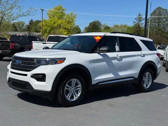 2022 Ford Explorer photo 3